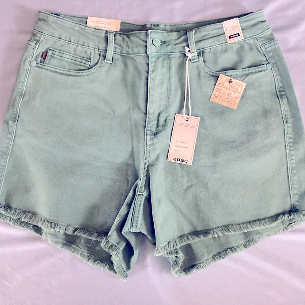 Sz 1X Judy Blue Jean Shorts Sea Green